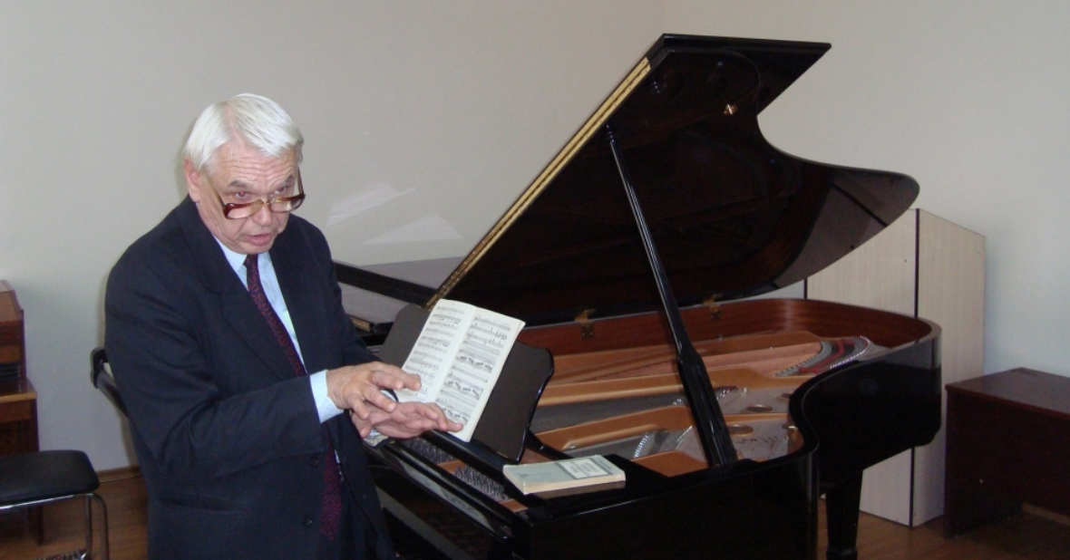 Поздравляем Александра Николаевича!